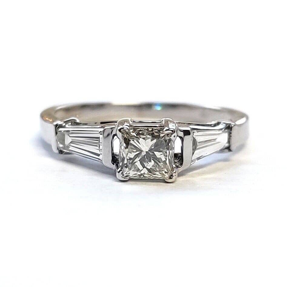 Brilliant 0.90 Ct Princess Diamond & Tapper Baguette Diamond Ring 18k White Gold
