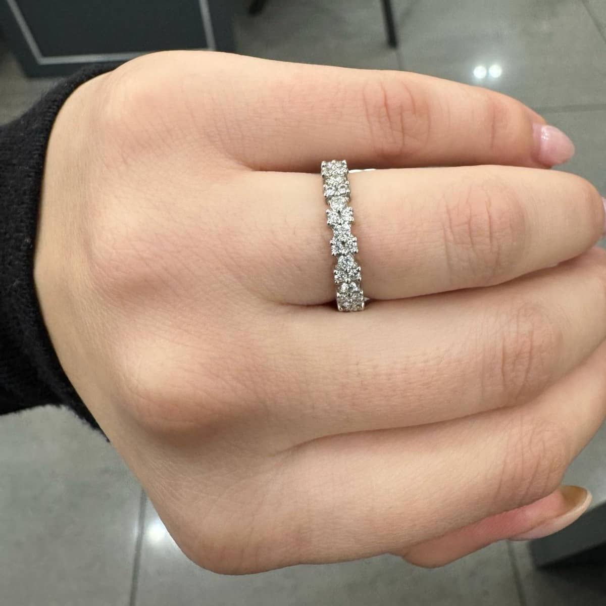 1.00 CT F/VS GARLAND STYLE DIAMOND FULL ETERNITY RING IN PLATINUM FOR WOMEN