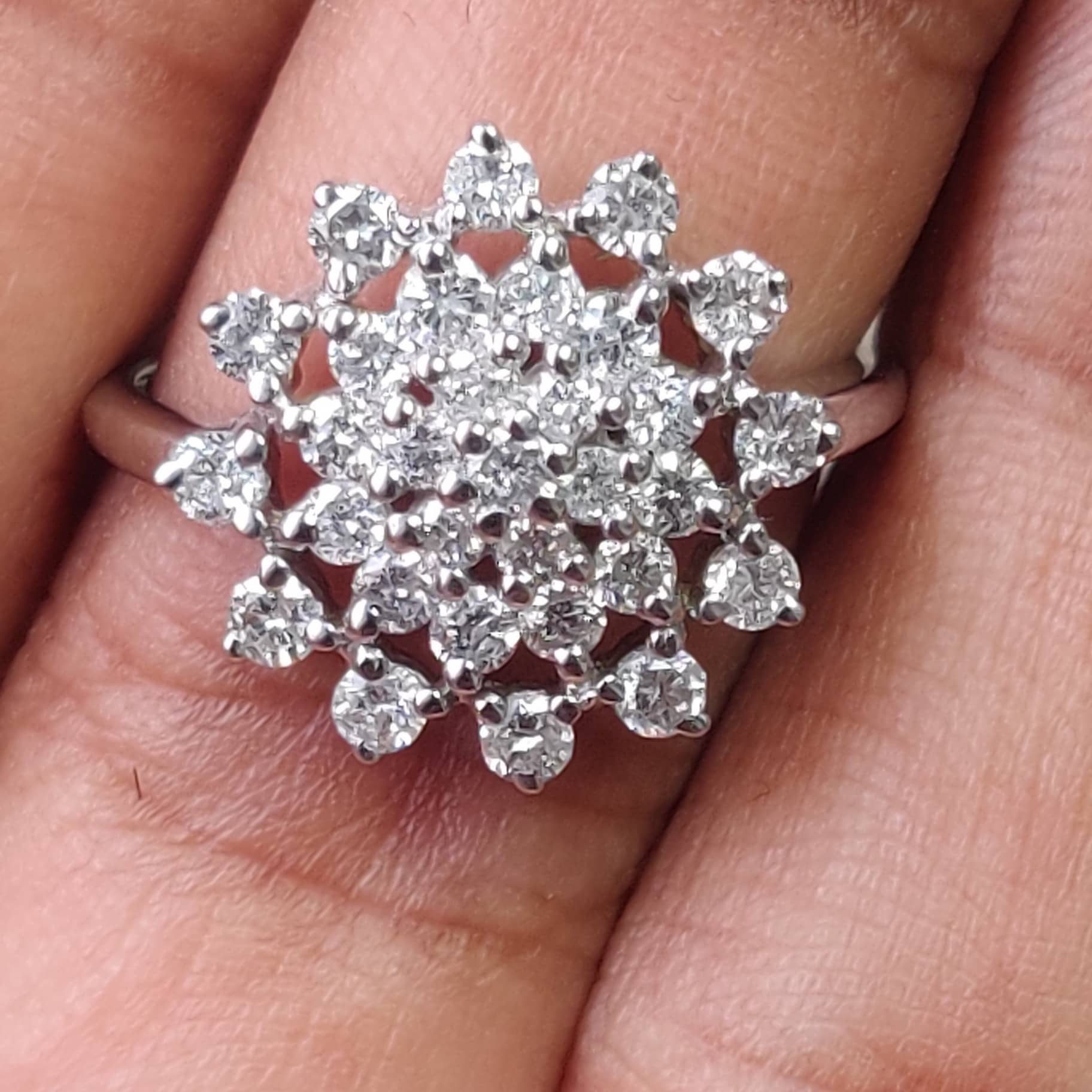 F/VS 1.00 Carat Diamond Designer Large Cluster Ring For Women In Uk Hallmarked 18k White Gold