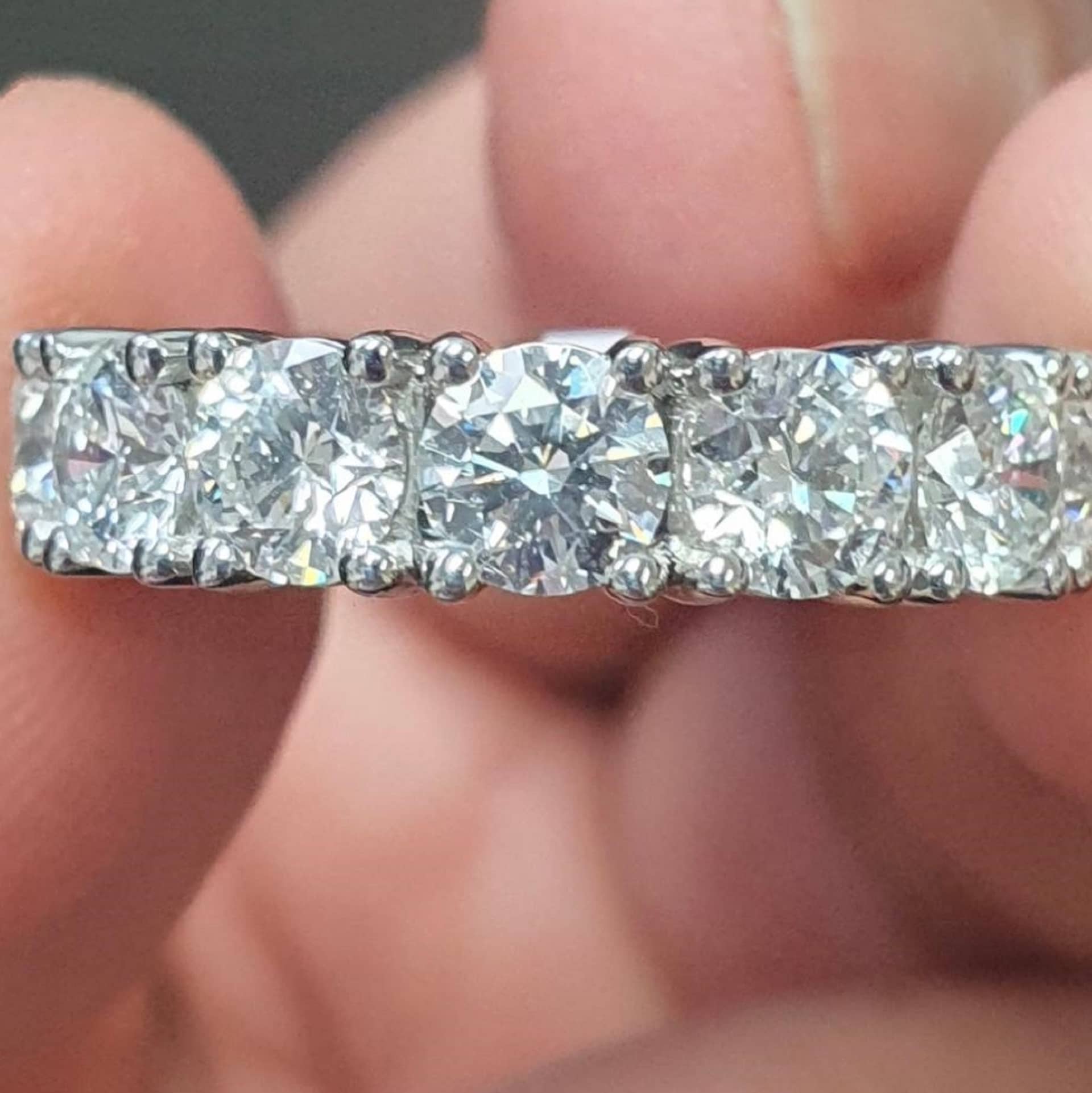 Women's 7.00 Ct Natural Round Diamond Claw Set Full Eternity Ring In Platinum-F/SI