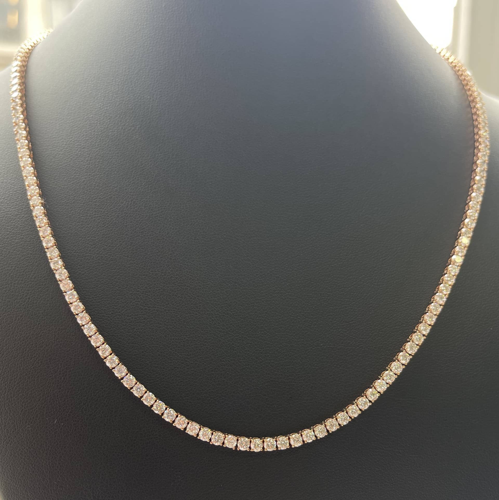 EXCEPTIONAL VALUE D-F/VS 17.00CT ROUND DIAMOND STRAIGHT LINE TENNIS NECKLACE IN HALLMARKED 18K ROSE GOLD 31 GRAMS