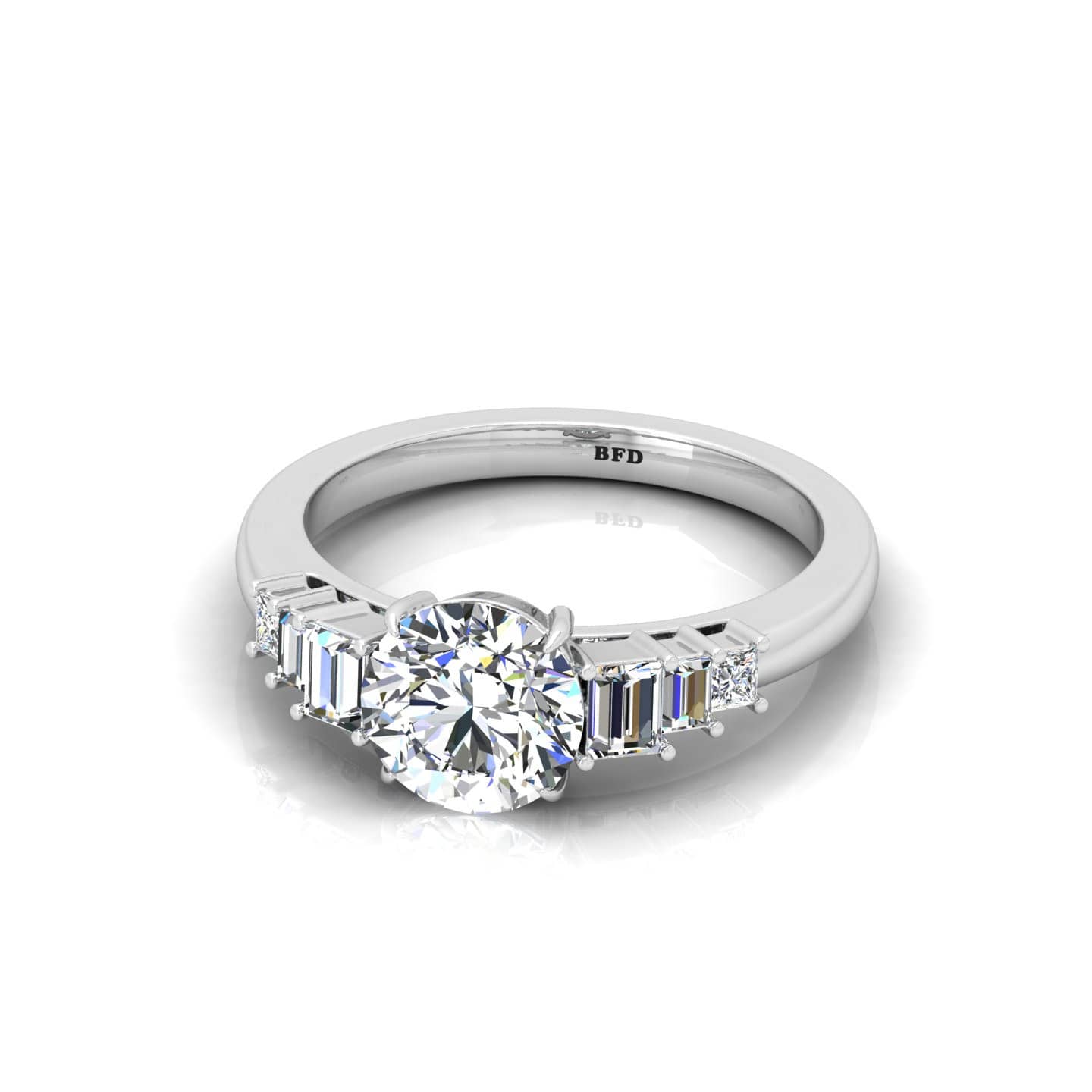 Round Diamond Vintage Engagement Ring v