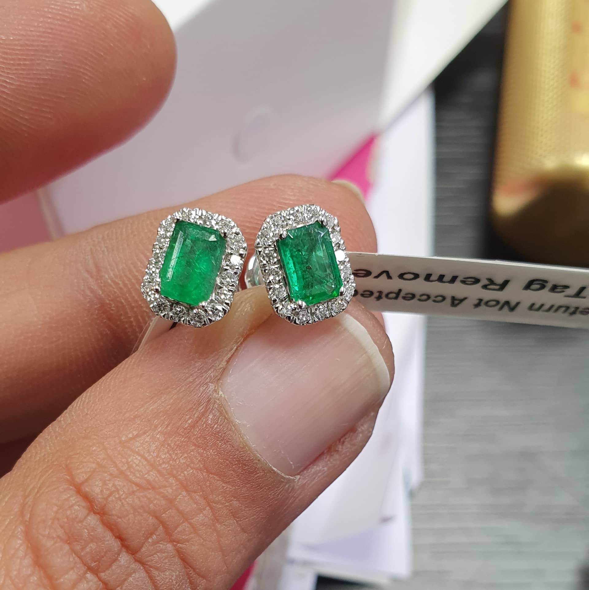 AAA Top Quality 1.50 Ct Green Emerald Diamond Halo Stud Earrings