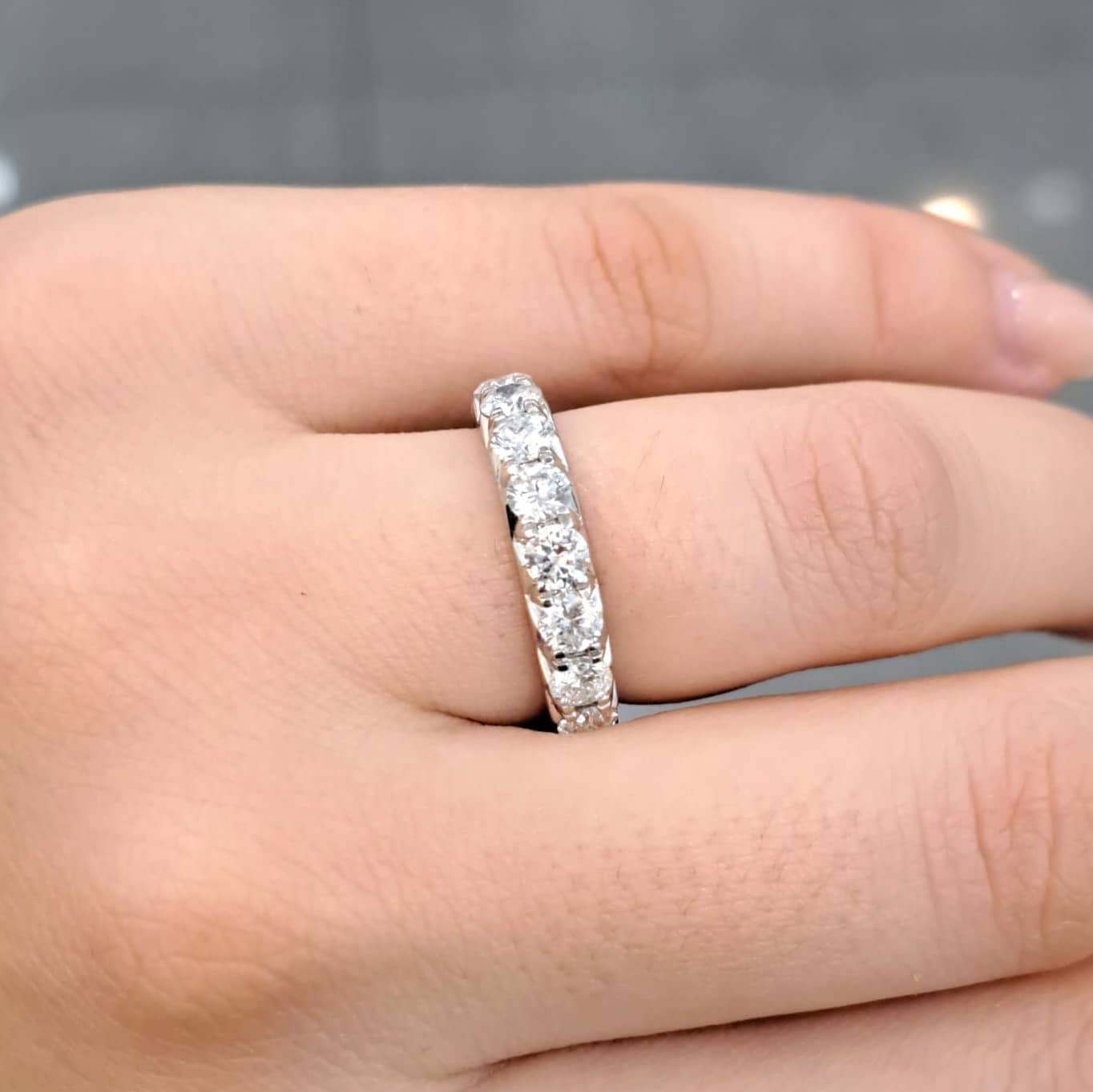 PLATINUM 3.25 CARAT NATURAL ROUND DIAMONDS CLAW SET FULL ETERNITY RING