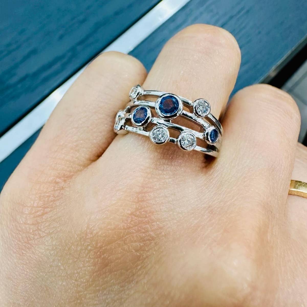 1.00 Carat 100% Natural Blue Sapphire & Round Diamond Bubble Ring