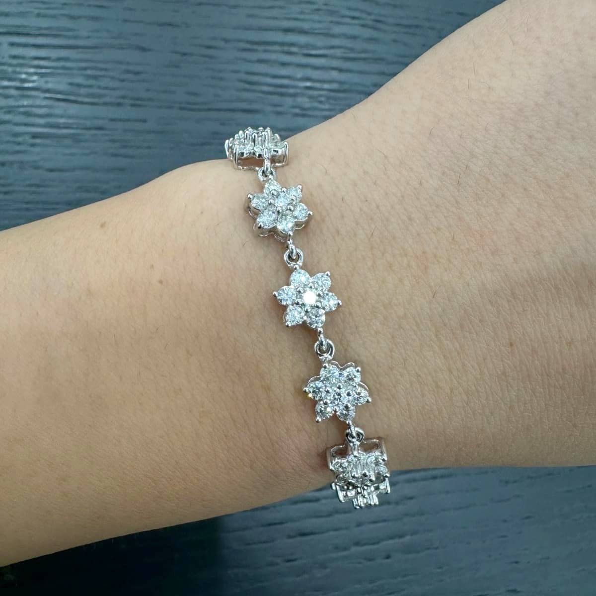 F/VS NATURAL 5.00 CARAT ROUND DIAMOND DESIGNER BRACELET IN PLATINUM