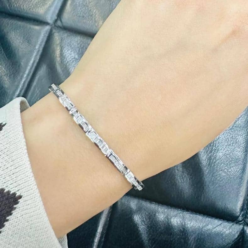 2.00CT BAGUETTE DIAMOND CHANNEL SET DESIGNER TENNIS BRACELET IN WHITE GOLD
