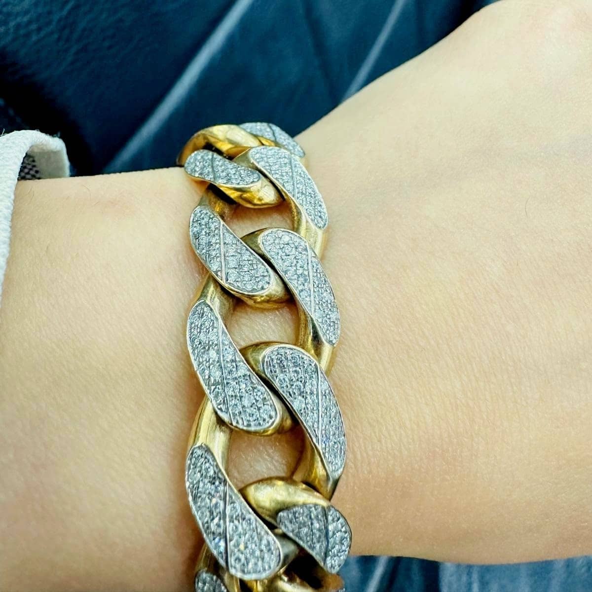 5 CARAT F/VS ROUND DIAMOND MENS HEAVY BRACELET IN YELLOW GOLD - 77.6GRAMS