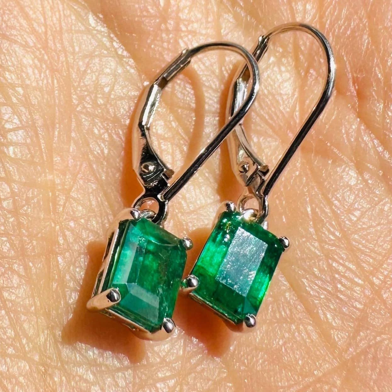 Top Quality 2.00Ct Natural Green Emerald Earrings In 18k White Gold
