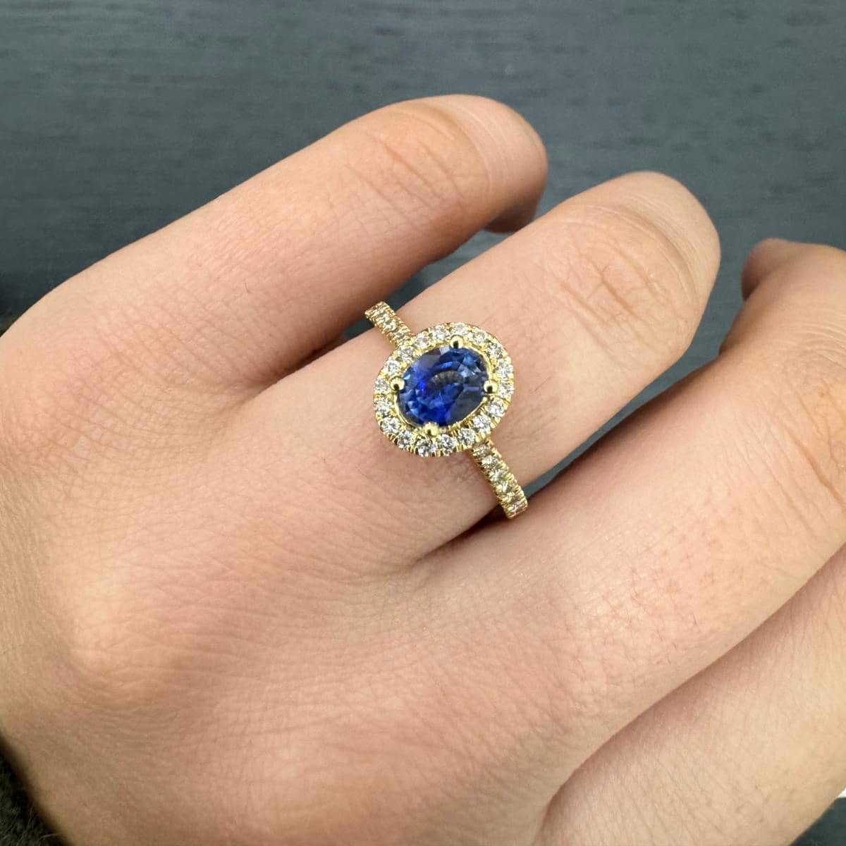 1.50CT NATURAL OVAL SAPPHIRE & DIAMONDS HALO ENGAGEMENT RING IN 18K YELLOW GOLD