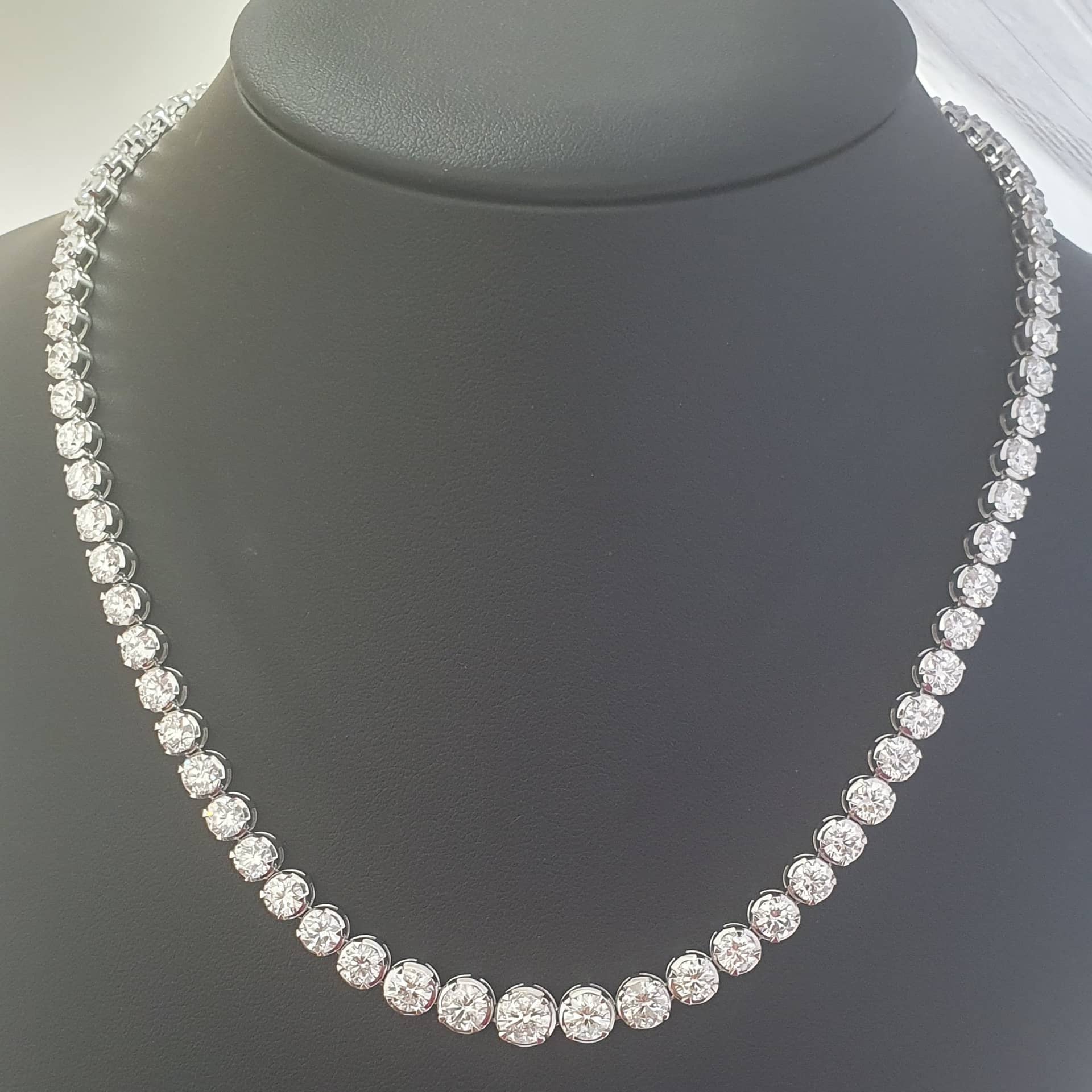 Christmas Sale 18.20 Ct Top Quality Round Diamond Graduated Tennis Necklace, 18K White Gold