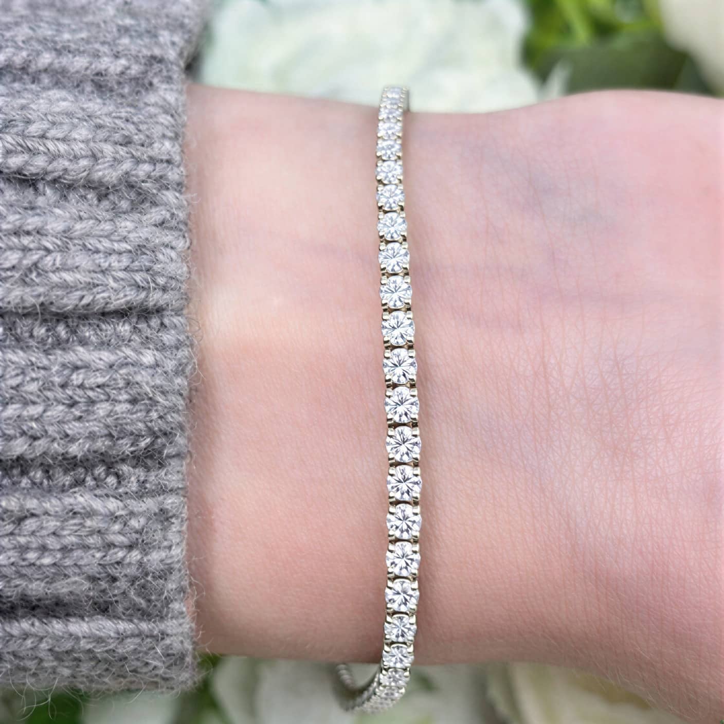 5.20Ct D/VS Lab Grown Round Diamond Women's Claw Set Tennis Bracelet In White Gold