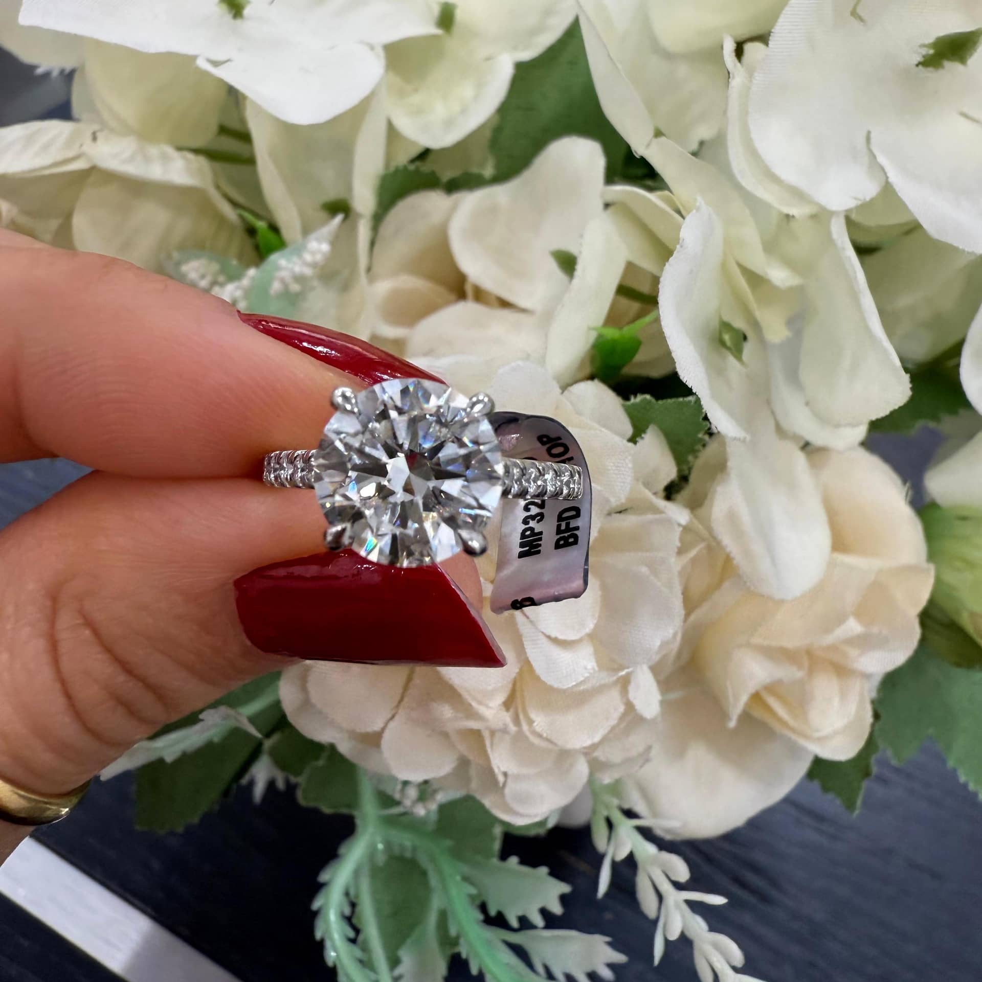 RRP £32,000 GIA Certified 3.00Ct K/SI Round Diamond Engagement Ring with Side Diamonds in Platinum