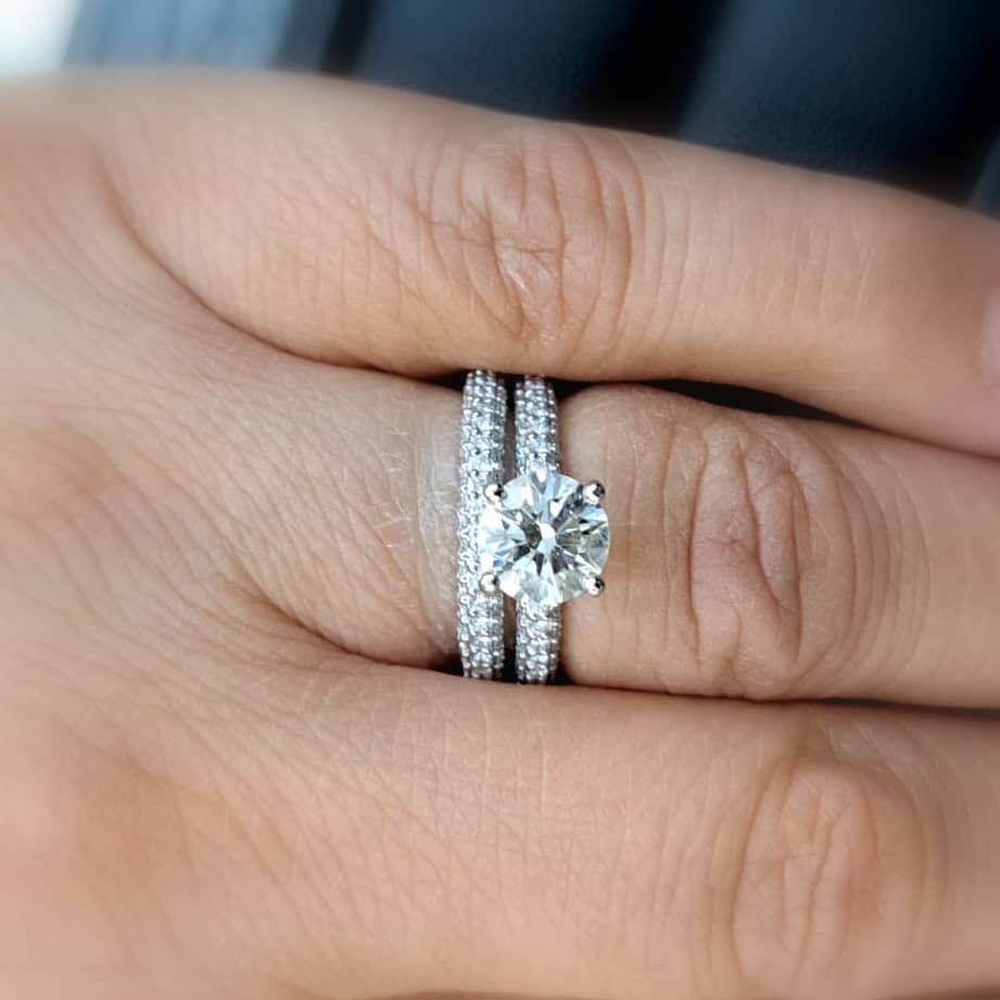 IGI CERTIFIED 2.50CT E/VS ROUND DIAMOND ENGAGEMENT RING WITH MACHING BAND IN PLATINUM