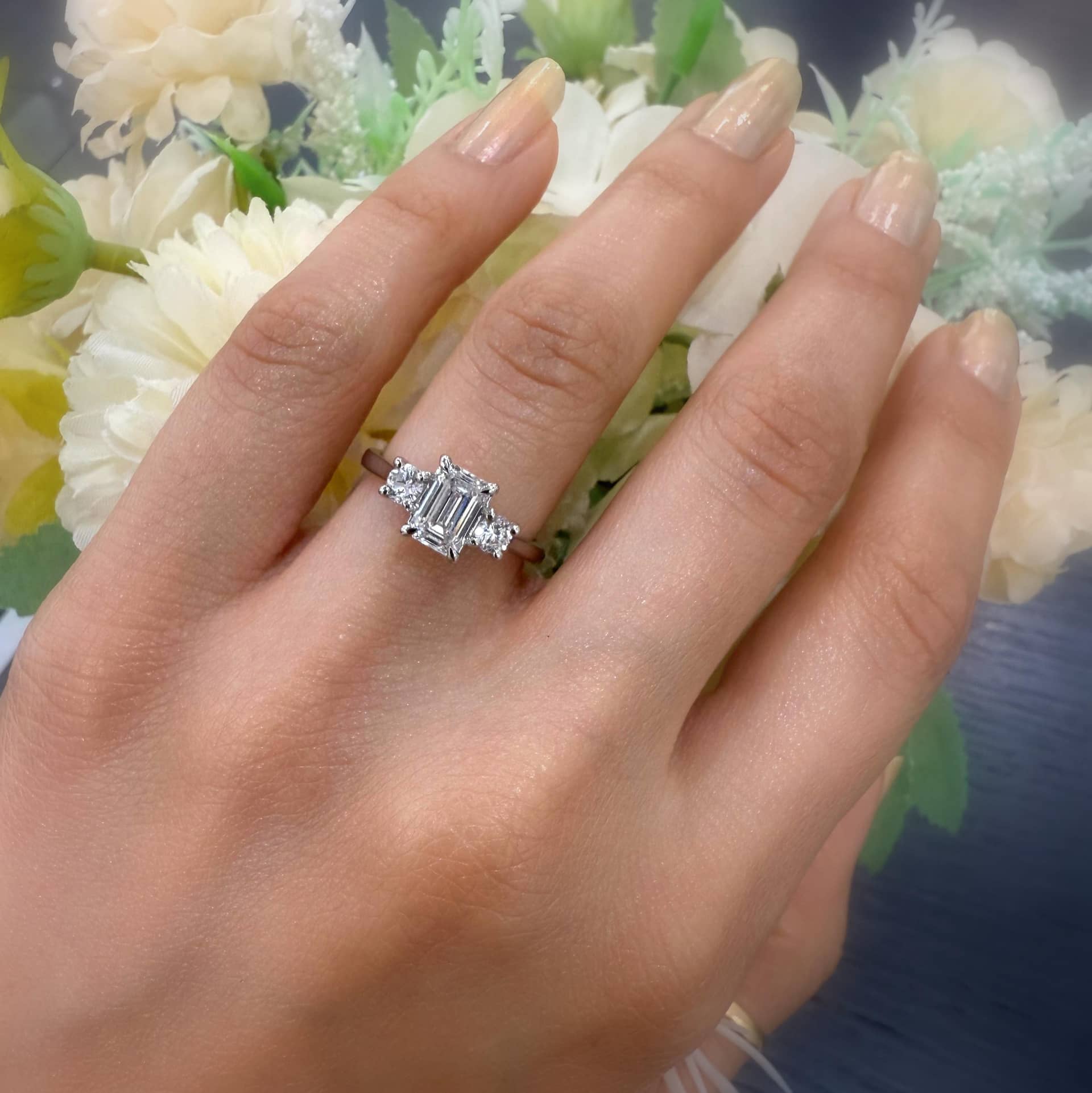 IGI Certified 1.30CT E/VS LAB GROWN EMERALD & ROUND DIAMOND TRILOGY RING IN PLATINUM