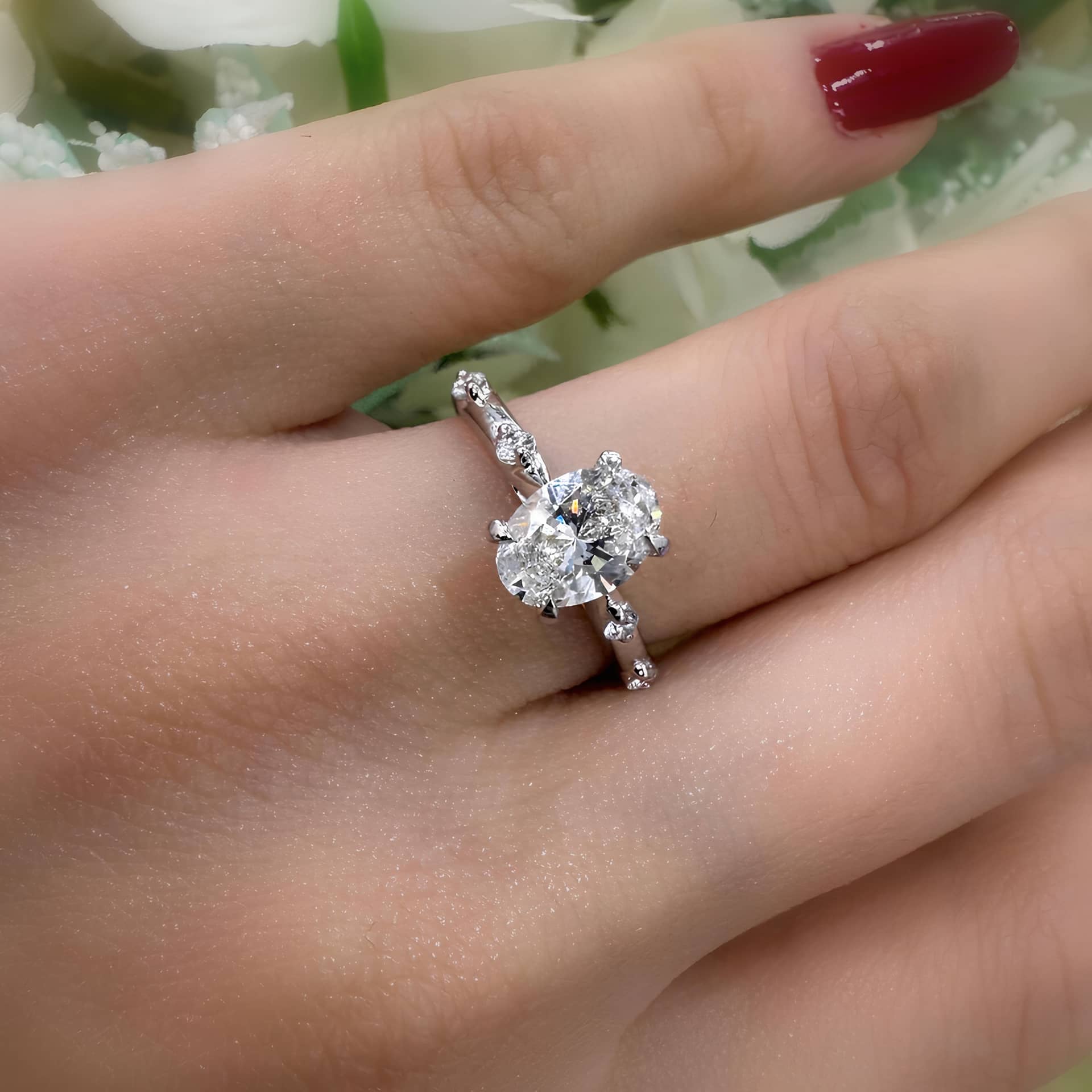 1.00 Carat D/VS Lab Grown Oval With Side Diamond Engagement Ring In Platinum (950)