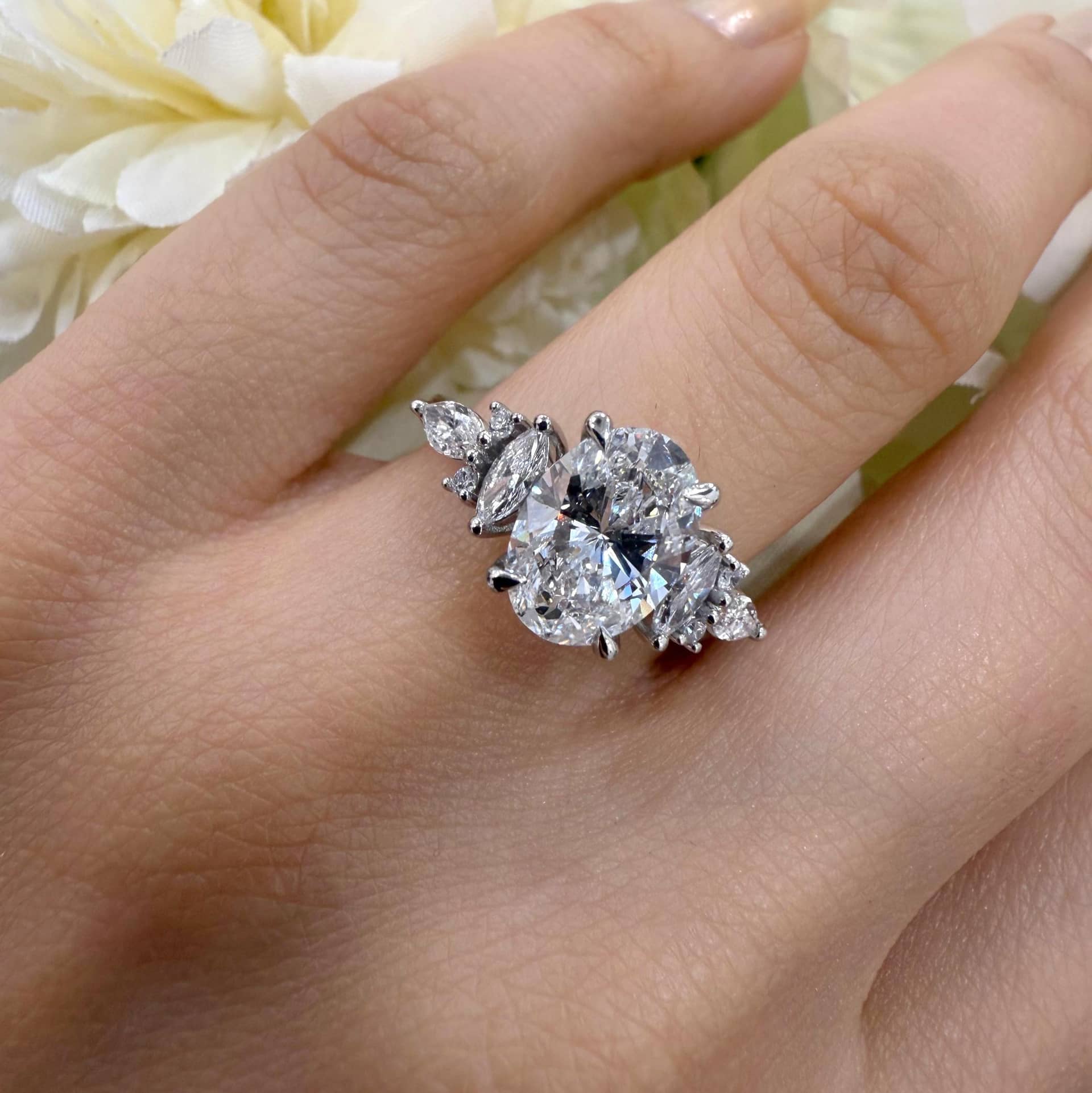IGI Certified 2.70 Carat E/VVS Lab Grown Oval With Side Diamond Engagement Ring In Platinum (950)