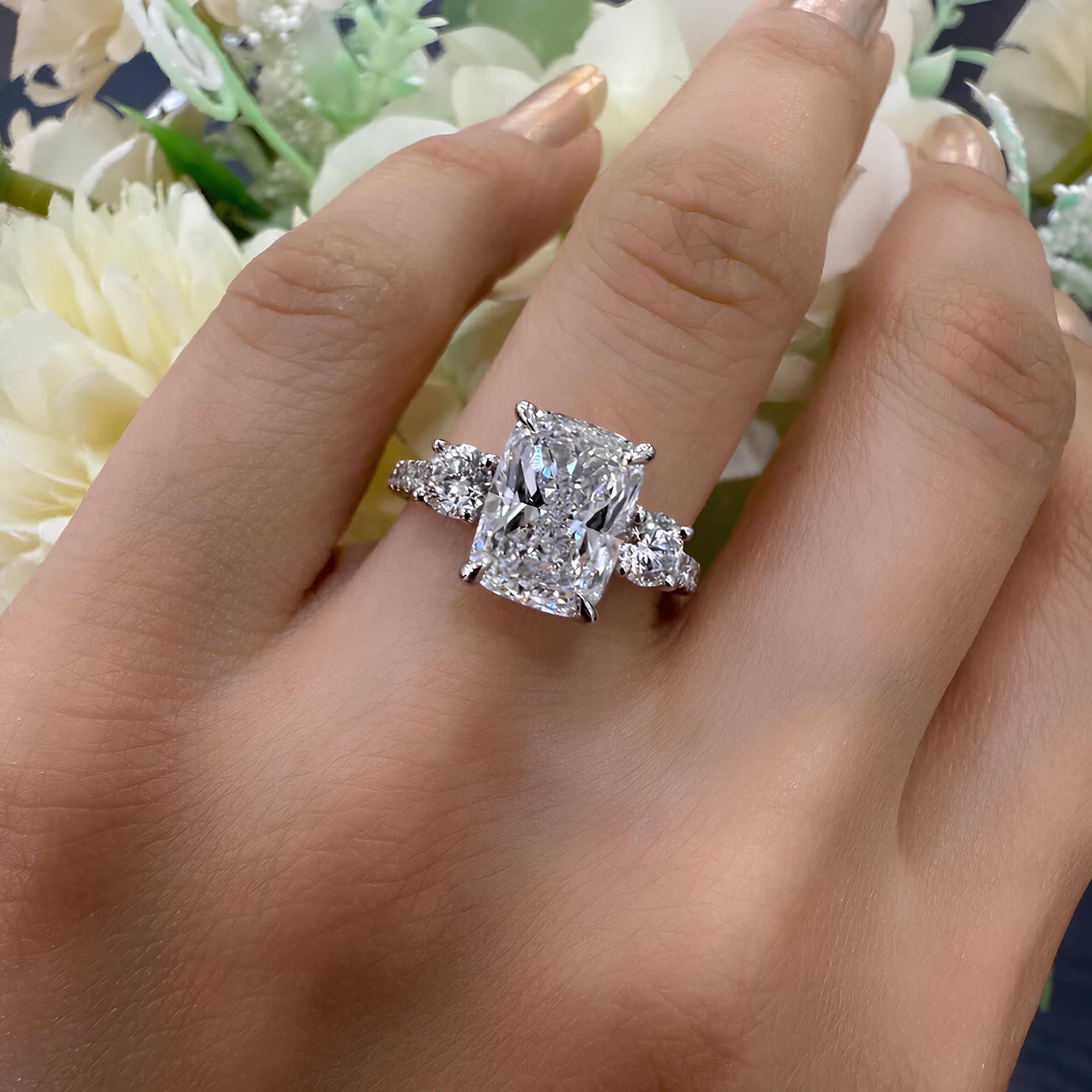 IGI Certified 3.50 Carat E/VS Lab Grown Elongated Cushion With Side Diamond Engagement Ring In Platinum (950)