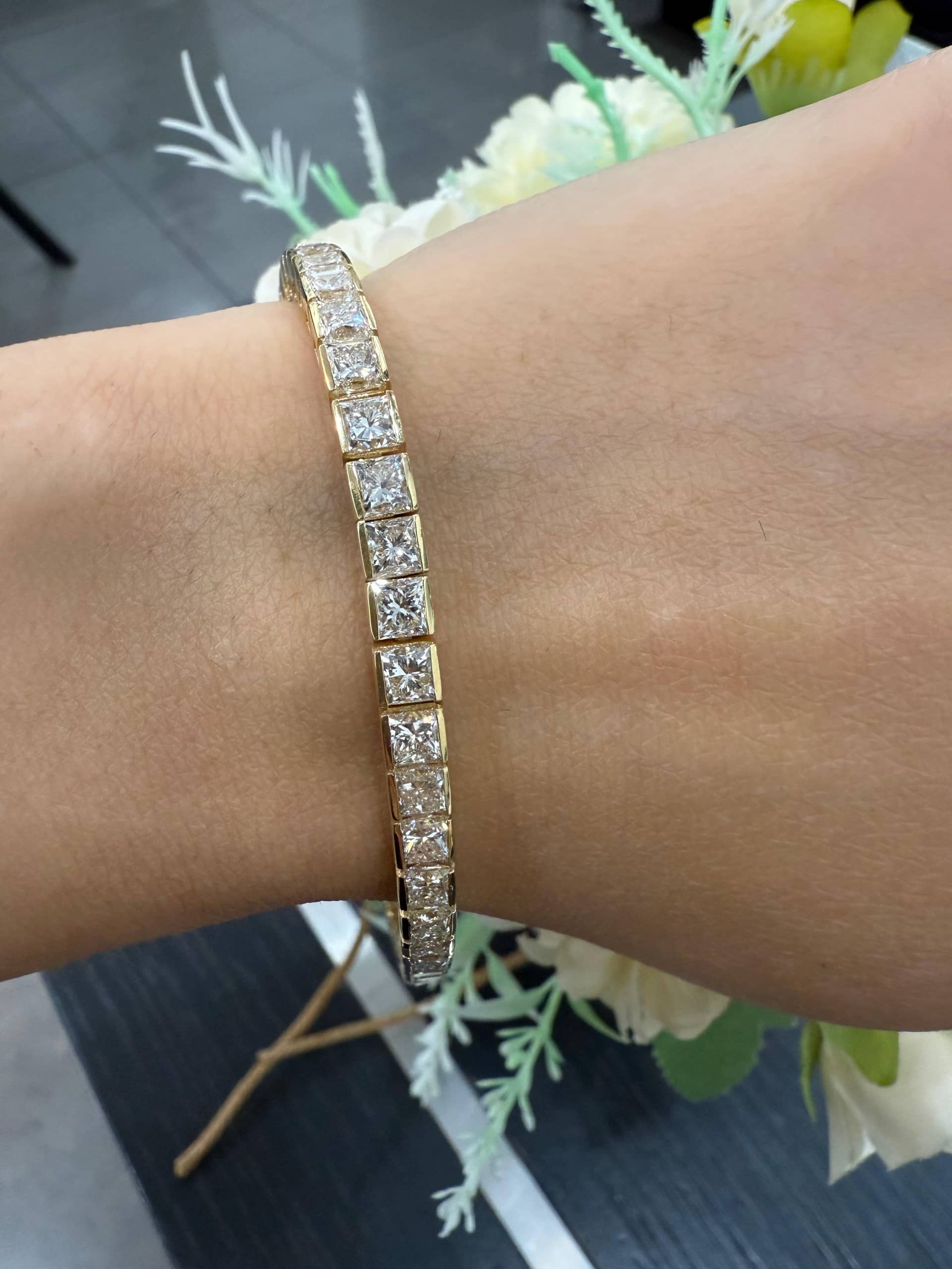 Natural 16.50 Carat F-G/VS Princess Diamond Channel Set Tennis Bracelet In 18K Yellow Gold