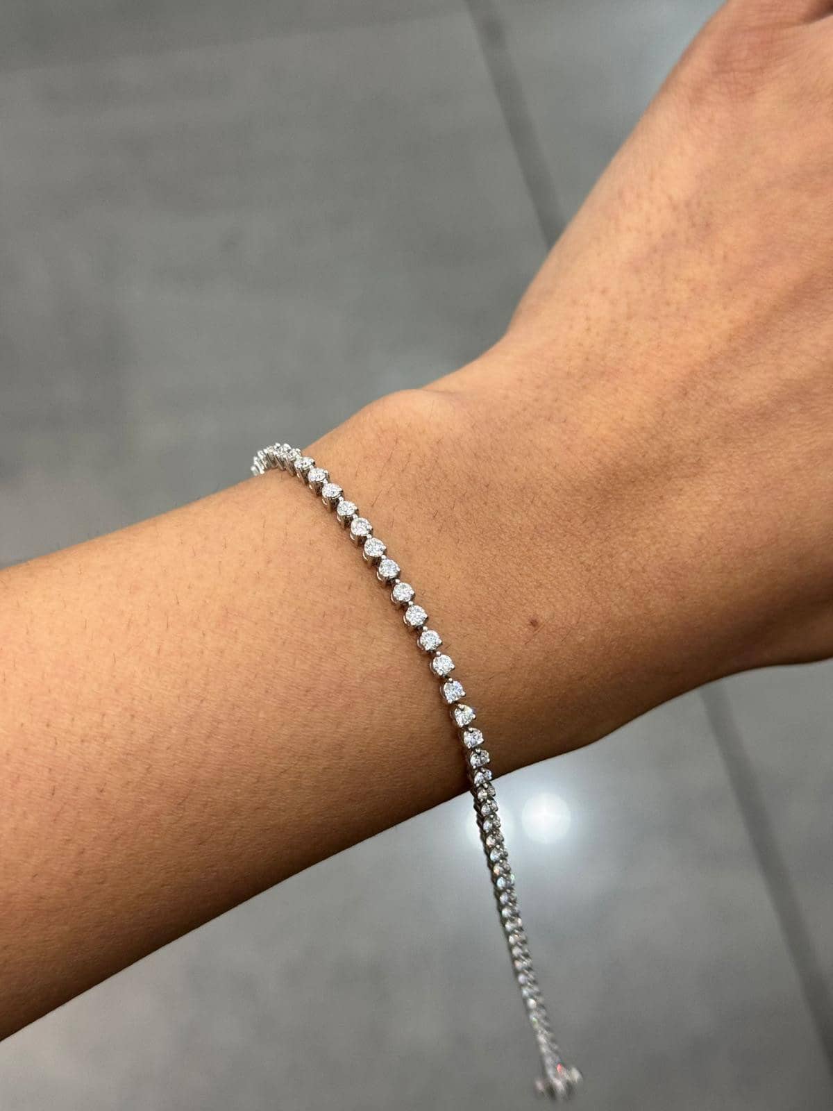 4.00 CT D/VVS LAB GROWN DIAMOND TENNIS BRACELET IN 9K WHITE GOLD