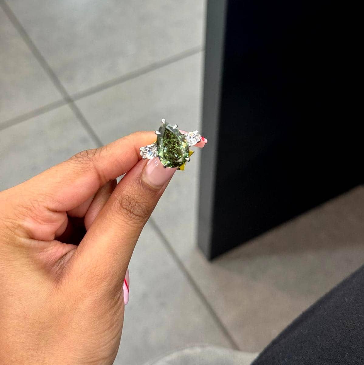 10.03CT IGI LAB GROWN PEAR FANCY VIVID GREEN WITH SIDE OVAL AND DIAMODN DESIGNER ENGAGEMENT RING