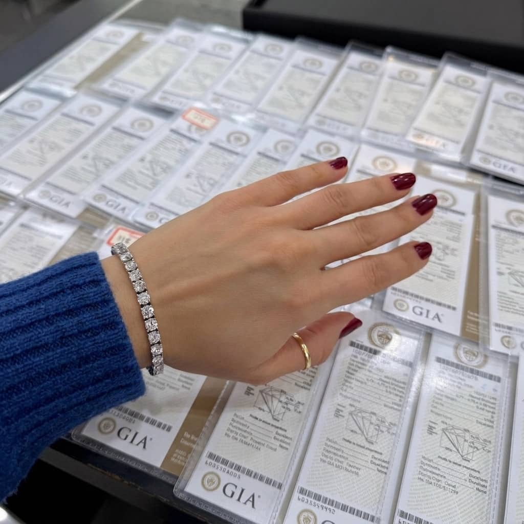 GIA CERTIFIED 11.89CT ROUND DIAMOND CLAW SET TENNIS BRACELET IN PLATINUM (950)