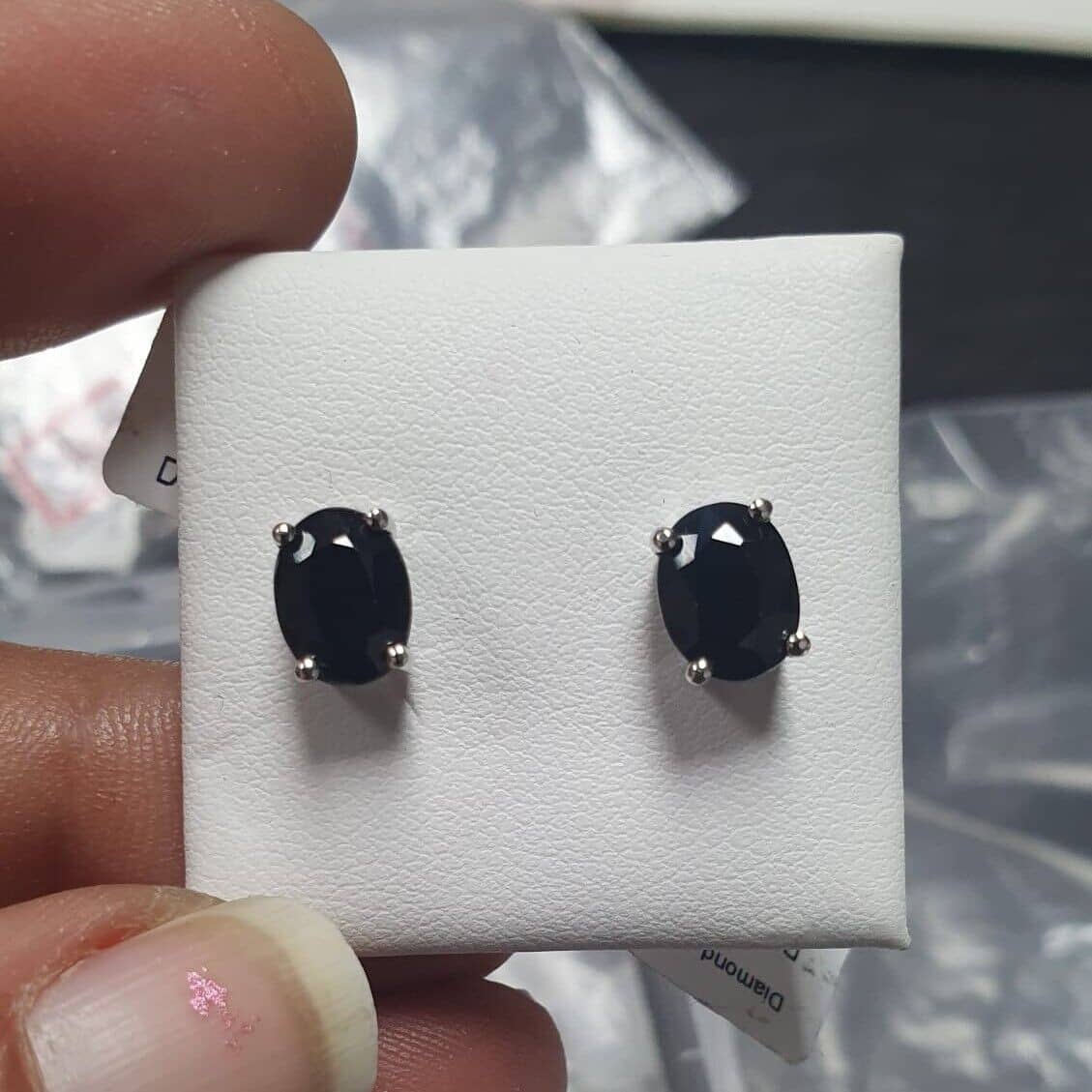 8MM 4.00CT Blackish Blue Oval sapphire Stud Earrings In White Gold - Screw Back