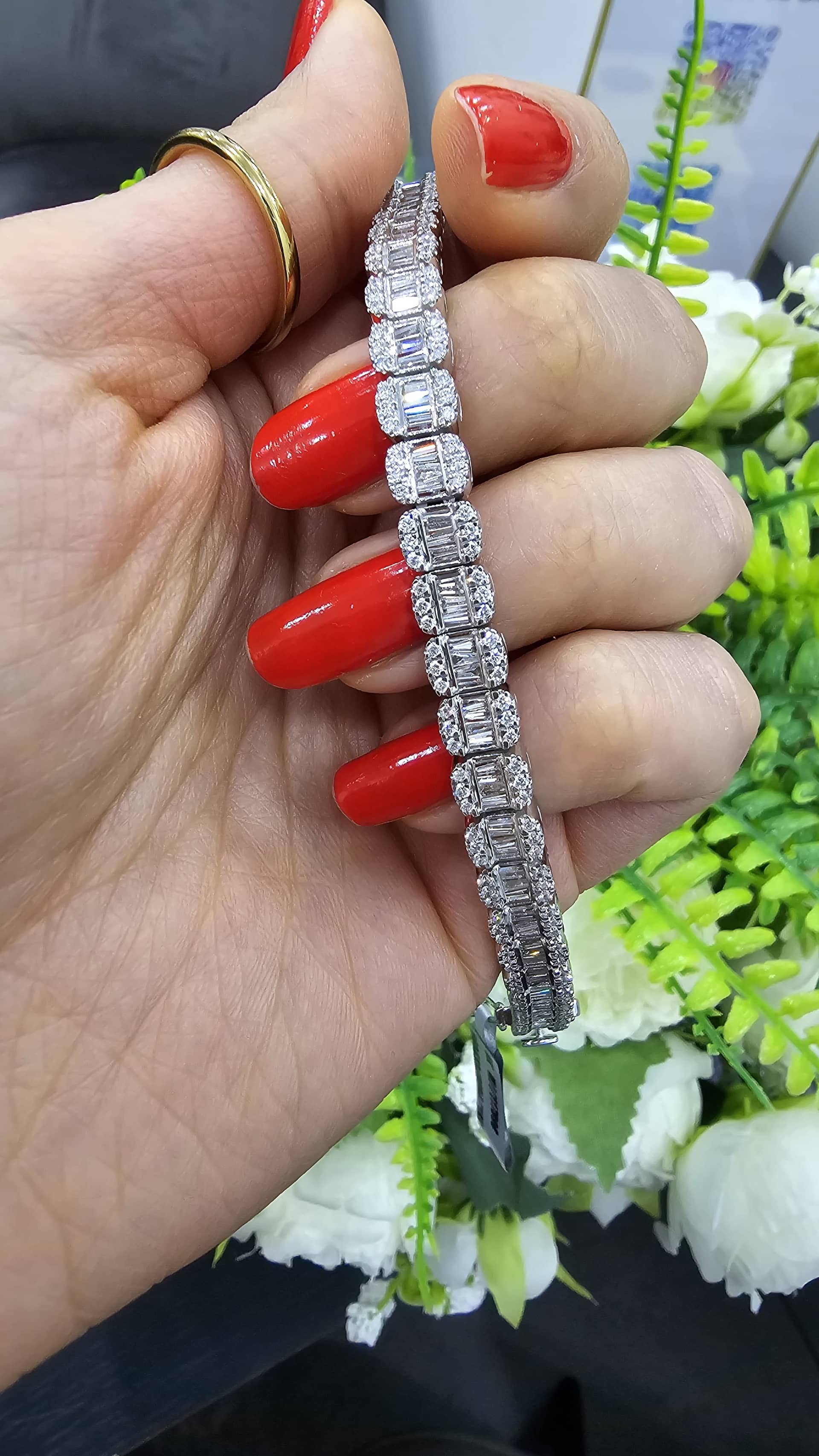 8.00Ct D-E/VS Natural Round & Baguette Diamond Designer Tennis Bracelet In UK Hallmarked 9k Gold - 20Grams